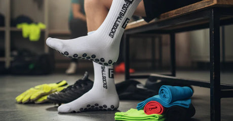 Proč brankáři používají protiskluzové ponožky?